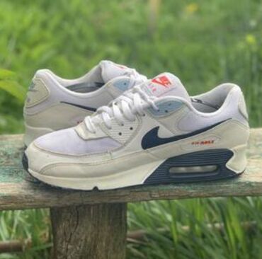 kiko milano beograd: Nike, 40, color - White