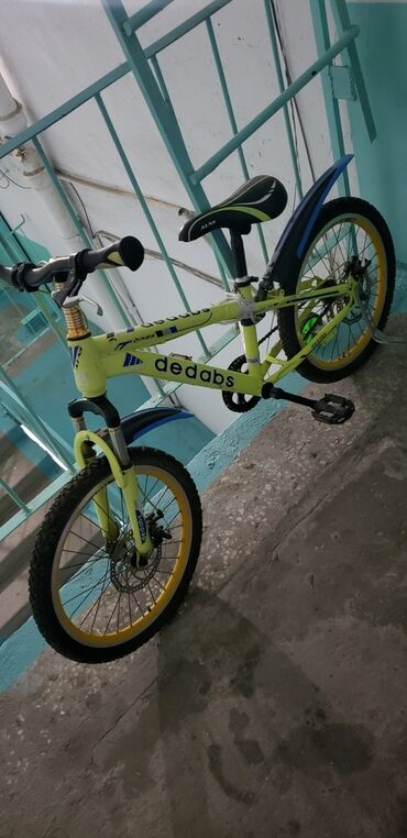 Велосипеды: Продается детский велосипед.почти новый. катались пару