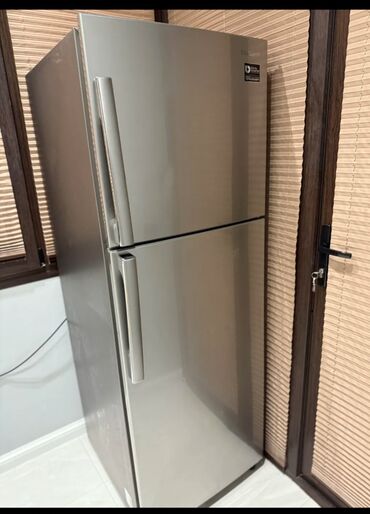 marojna xaladelnik: Samsung iki qapılı soyuducu (üstdə dondurucu). Rəng: paslanmayan