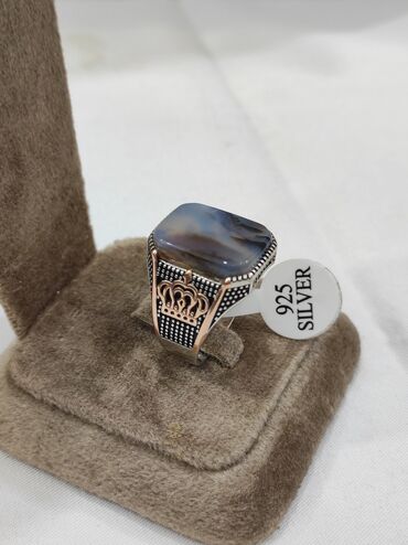 мужское золотое кольцо: Серебряная Печатка Серебро 925 пробы  Размеры имеются Цена 3000 сом
