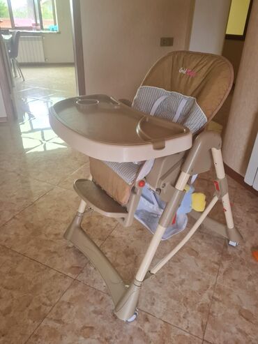 Uşaq yemek masası hec bir problemi yoxdur