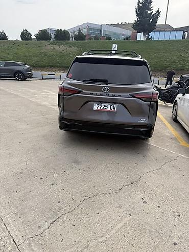 Toyota: Toyota Sienna: 2021 г., 2.5 л, Автомат, Гибрид, Минивэн — 4
