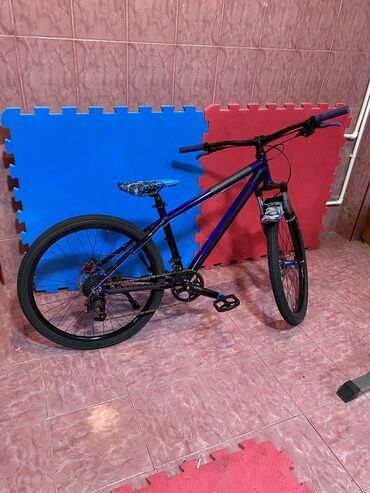 BMX velosipedlər: Salam. Ram - alminumdur Tormuz- TANKE Hidrolik əyləclər. Yağ — 21