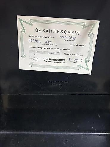 Stari uređaji: Hermes 550 – prenosna mehanička pisaća mašina - Model: Hermes 550 — 3