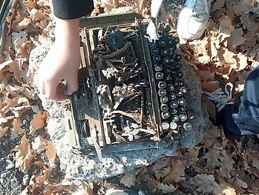 военая форма: Механическая пишущая машинка с кириллической клавиатурой (русская — 3