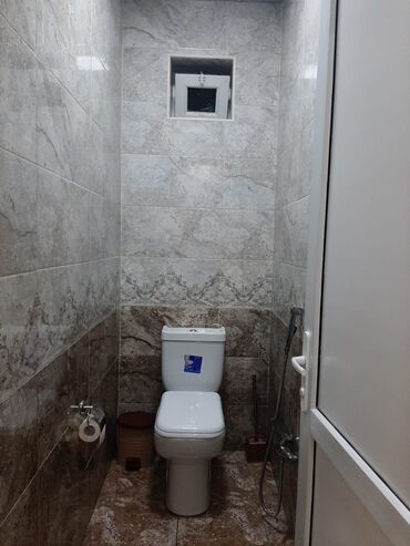 Həyət evləri və villaların satışı: Satılır: həyət evi - Ümumi görünüş: Hündür daş hasarla əhatələnmiş — 11