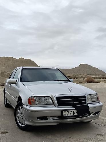 kia rio 2006: Mercedes-Benz C-Class: 2.2 l | 1998 il Sedan — 4