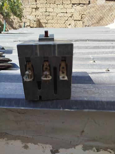 Vıkluçatellər: Elektrik kohne avtomatlat amperler voltmetrler hamsi kohnedi — 2