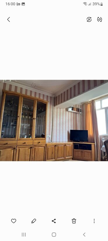 qonaq otaqi desti: Sevanttv altı yanında şkaf. Materialı Göyüş ağacındandır. Yahudi