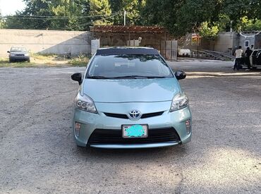 Toyota Prius: 1.8 l | 2012 il Sedan