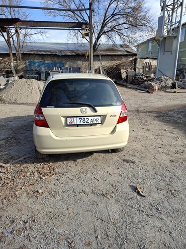 запаска фит: Honda Fit: 2004 г., 1.3 л, Вариатор, Бензин