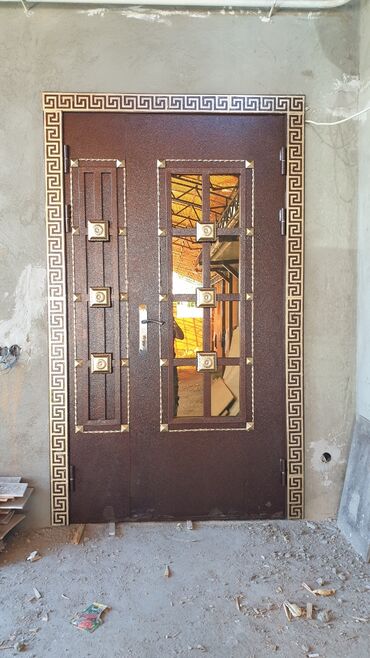изготовление бронированных дверей: Входная дверь