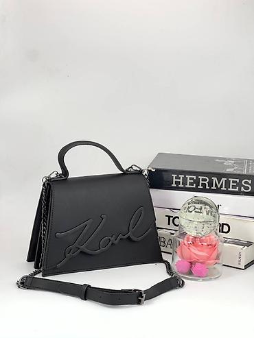 Torbe: Torba sa potpisom “Karl” – elegantna crossbody/ručna torbica — 4