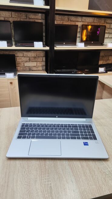 nodbuklar: 💻 HP ProBook 450 G9 🔹 Prosessor: Intel Core i7-1255U 🔹 RAM: 16 GB 🔹