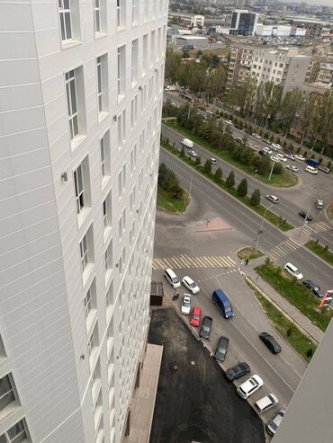 квартира бишкек мадина: 2 комнаты, 93 м², Элитка, 13 этаж, ПСО (под самоотделку)