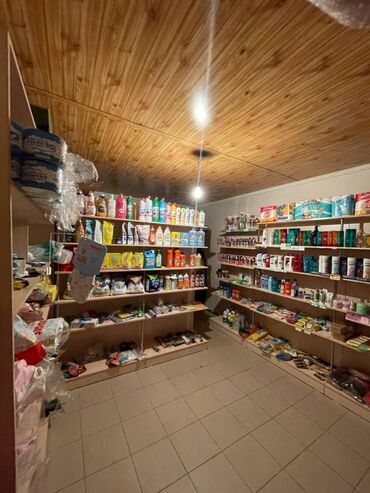 дом в районе аламединского рынка: Продаю Магазин В жилом доме, 72 м², Отдельный вход, Цокольный этаж этаж