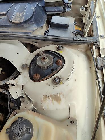 Audi: Audi 100: 1988 г., 2.3 л, Ручные, Бензин, Седан — 5