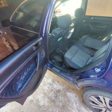 Volkswagen: Volkswagen Passat Variant: 2002 г., 2.3 л, Механика, Бензин, Универсал — 5