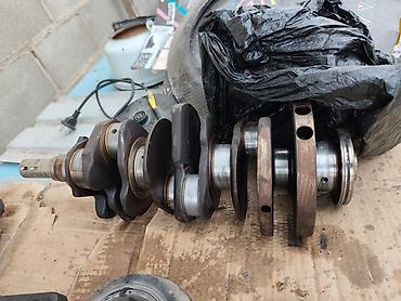 Двигатели, моторы и ГБЦ: Двигатель внутреннего сгорания(6v цилиндровый, бензиновый) — 11