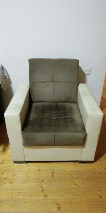 Divan və kreslo dəstləri: İşlənmiş, 2 kreslo, Bazasız, Açılmayan