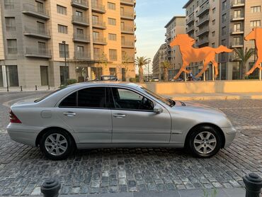 oluxana mercedes: Mercedes-Benz 220: 2.2 l | 2000 il Sedan