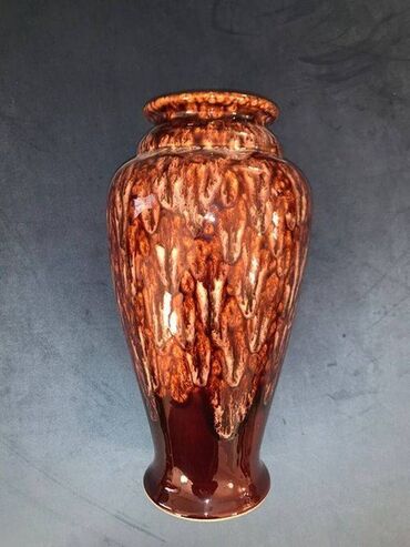 ваза хрустальная: Ваза керамическая, напоминает шоколадный мрамор, высота 30 см