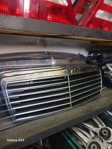 Arxa stopları: Mercedes-Benz — 7