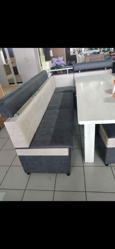 кухонный диваны: Комплект стол и стулья Кухонный, Новый