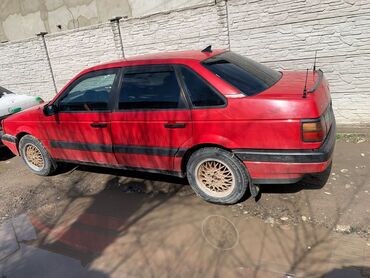 Volkswagen: Volkswagen Passat: 1988 г., 1.8 л, Механика, Бензин, Седан