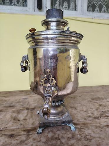 samovar altı podnos: 1899 cu ilin simavarı təmiz misdi üsdə döymələri var — 2
