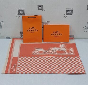 Digər aksesuarlar: Hermes şərfi, xanımlar üçün, təzədir, keyfiyyətlidir. Model: Hermès — 8