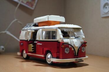 игрушки с пледом: Модель конструктора LEGO Creator Expert "Фольксваген Кемпер" красного