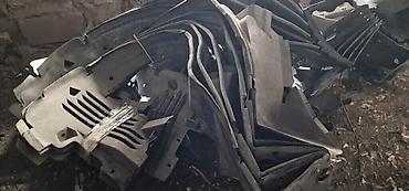 patkrelnik: "Mercedes-Benz" qanad altlığı Mercedes benz qanad altı Mercedes benz — 1