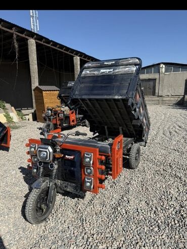 кемпинг дом на колесах: Жеңил жүк ташуучу унаа