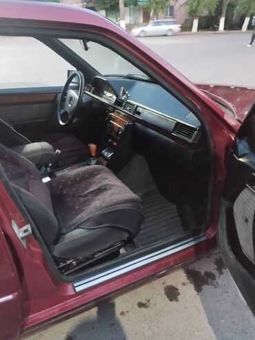 Mercedes-Benz: Mercedes-Benz W124: 1991 г., 2.3 л, Механика, Бензин, Универсал — 6