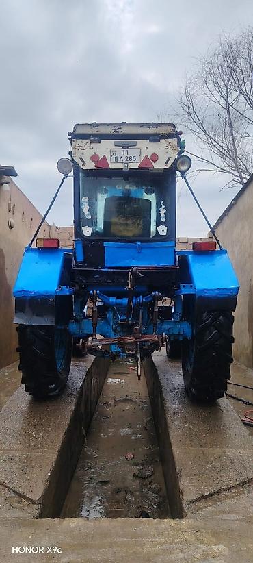 Kommersiya nəqliyyat vasitələri: Kənd təsərrüfatı üçün universal təkərli traktor Xüsusiyyətlər: - — 4