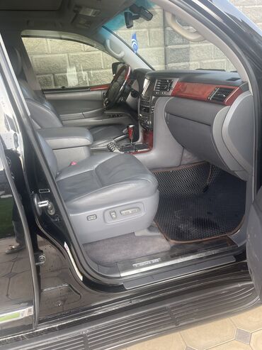 газ автомобиль: Lexus LX: 5.7 л | 2008 г. | Универсал | Хорошее at lalafo.kg газ автомобиль: Lexus LX: 5.7 л | 2008 г. | Универсал | Хорошее