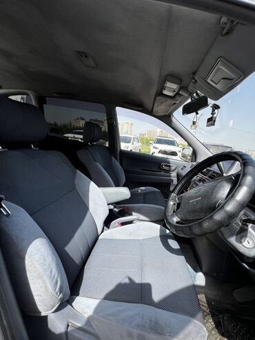 Toyota: Toyota Ipsum: 2000 г., 2 л, Автомат, Бензин, Минивэн — 10