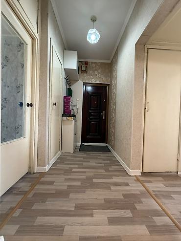 3 мкр квартира: 🏡 3-комнатная | 61 м² | 12 мкр | 106 серия | 9/9 этаж 💰 Цена: 108 — 5