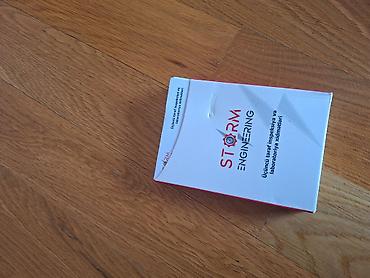 qlobus sekli: Masaüstü yapışqanlı qeyd kağızı setləri (bloknot qutuları) - Format — 6