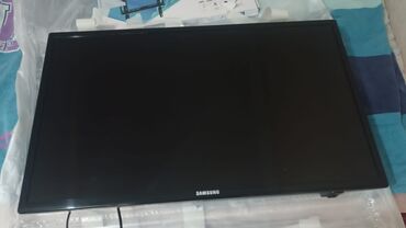 Телевизоры: Продаётся телевизор Samsung диагональ 32 6000 сом ! кронштейн в