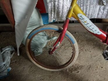 велосипед bmw: Продаю велосипед калесо не взрывается пишите свой цены