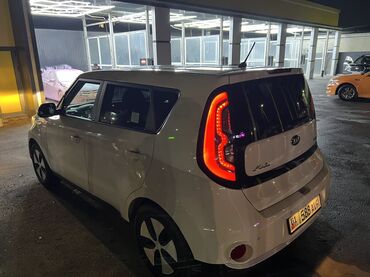 Kia: Kia Soul: 2018 г., 0.8 л, Автомат, Электромобиль, Хэтчбэк — 3