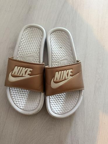 refine kapi: Nike papuče – model sa širokim kaišem, broj 40 — 1