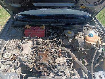 Унаа: Audi 80: 1990 г., 1.8 л, Кол менен иштөөчү, Бензин, Седан — 5