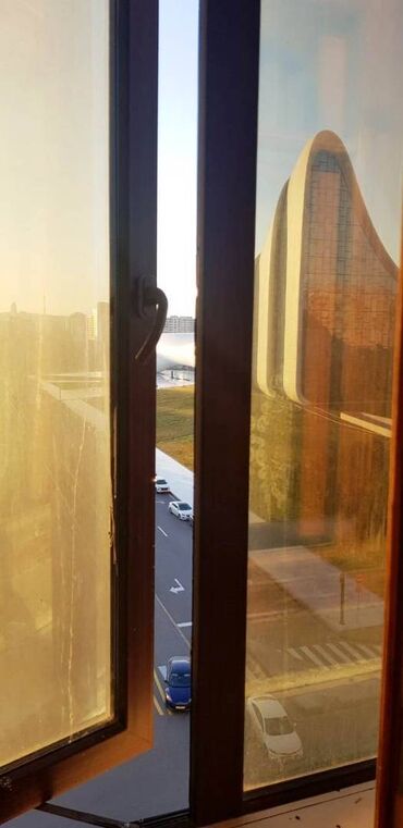 Uzunmüddətli kirayə mənzillər: Heydər Əliyev mərkəzin yanı 10 mərtəbəli binanın 7-ci mərtəbəsi ümumi — 4