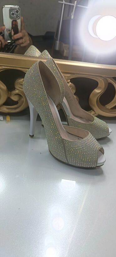 Çəkmələr: Ölçü: 38, İşlənmiş — 13