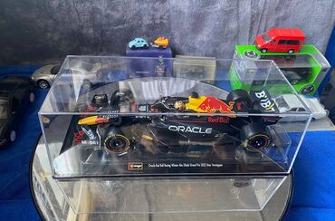 1 43: Коллекционная модель Red Bull RB18 Oracle team F1 Champion 2022 Max