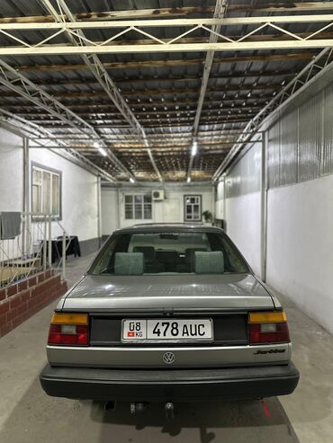 Volkswagen: Volkswagen Jetta: 1988 г., 1.8 л, Механика, Бензин, Седан — 2