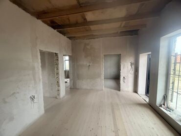 Həyət evləri və villaların satışı: Sahəsi geniş həyətyanı olan daş tikili ev. - Tikinti materialı: bərk — 6